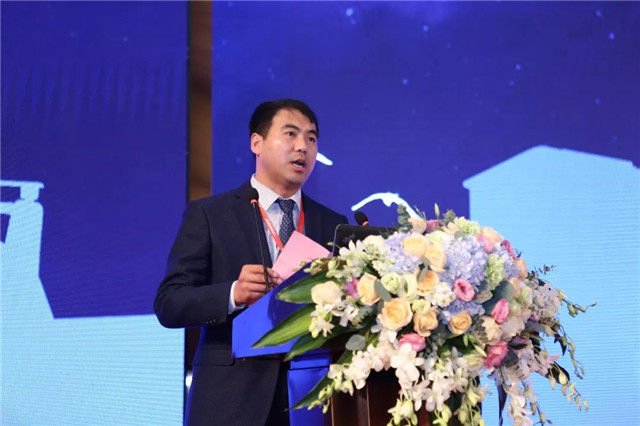 潍柴动力股份有限公司工程机械营销公司总经理韩保辉发表致辞